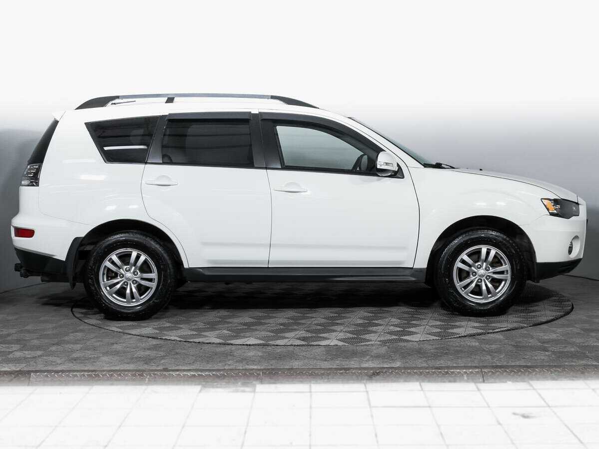 Купить Mitsubishi Outlander с пробегом. Фото: #3