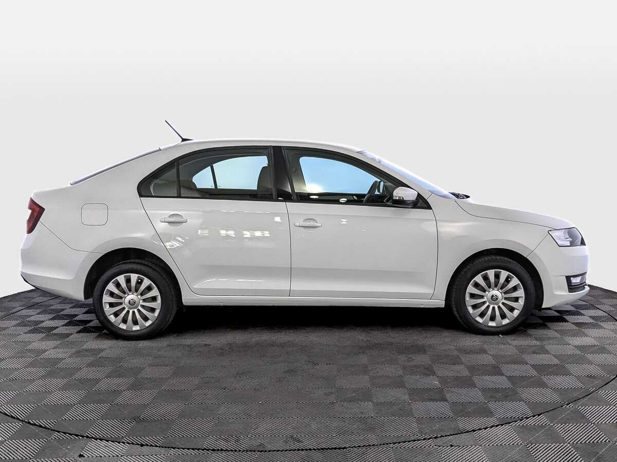 Купить Skoda Rapid с пробегом. Фото: #3
