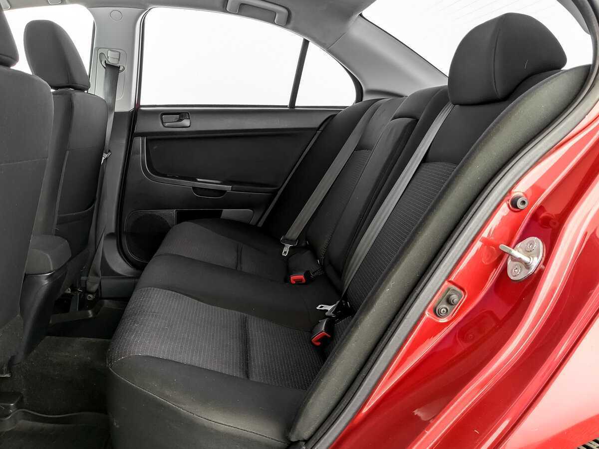 Купить Mitsubishi Lancer с пробегом. Фото: #10