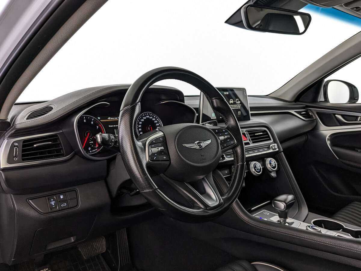 Купить Genesis G70 с пробегом. Фото: #9