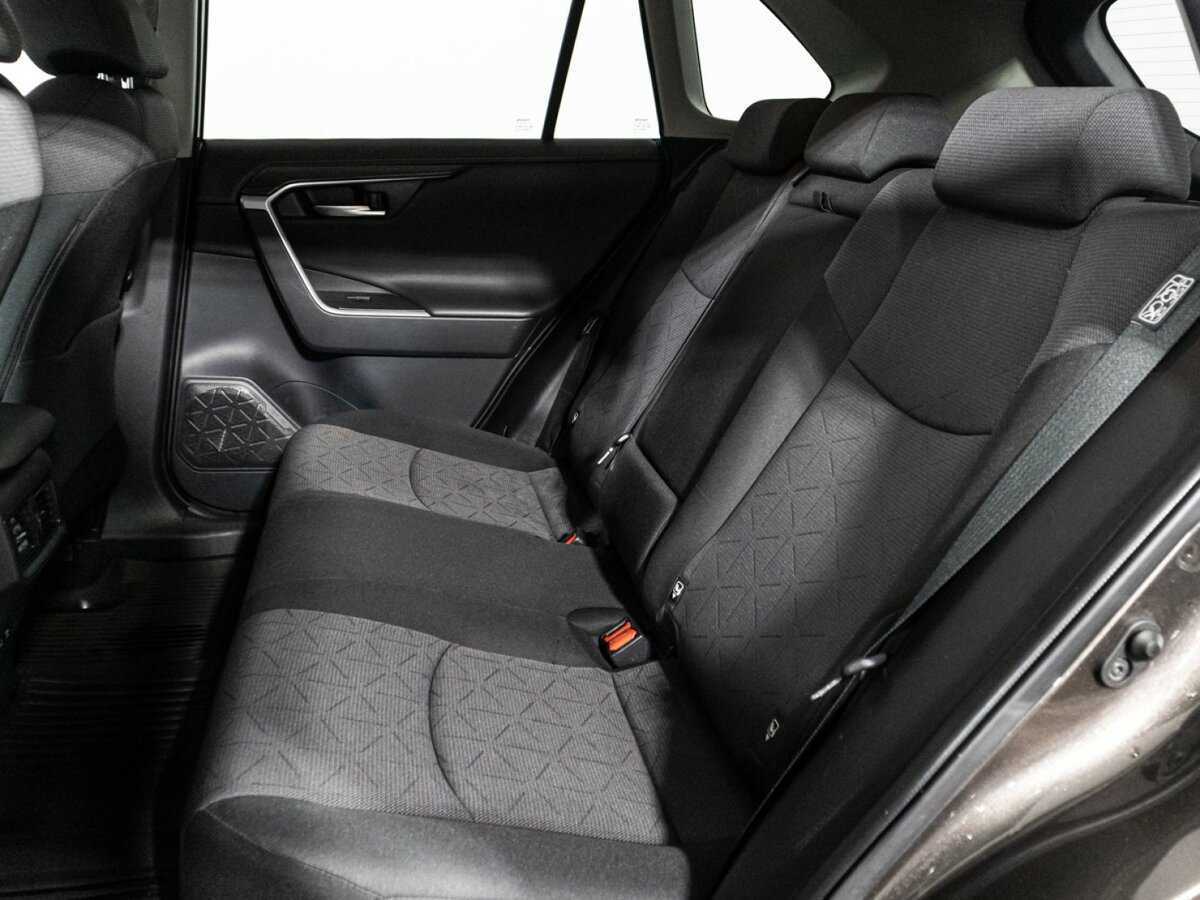 Купить Toyota RAV4 с пробегом. Фото: #9