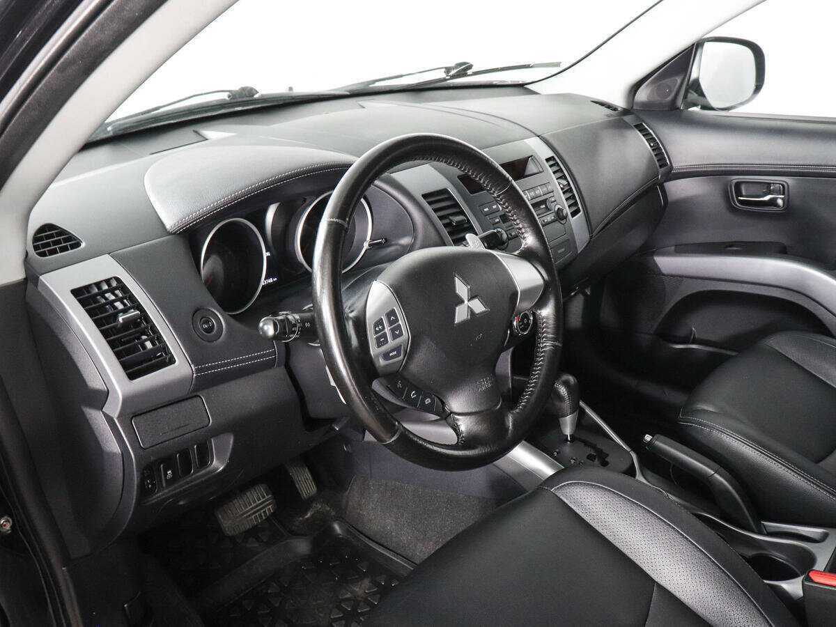 Купить Mitsubishi Outlander с пробегом. Фото: #4