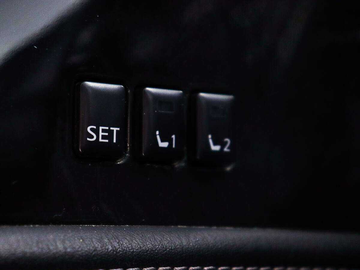 Купить Infiniti QX80 с пробегом. Фото: #20