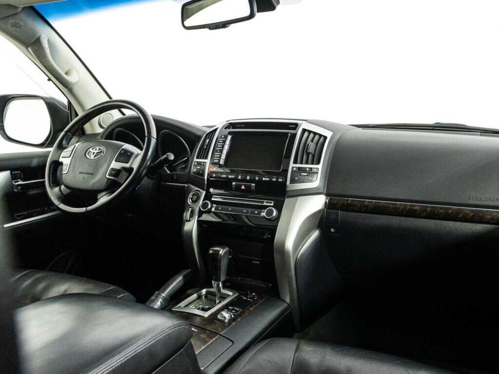 Купить Toyota Land Cruiser с пробегом. Фото: #8