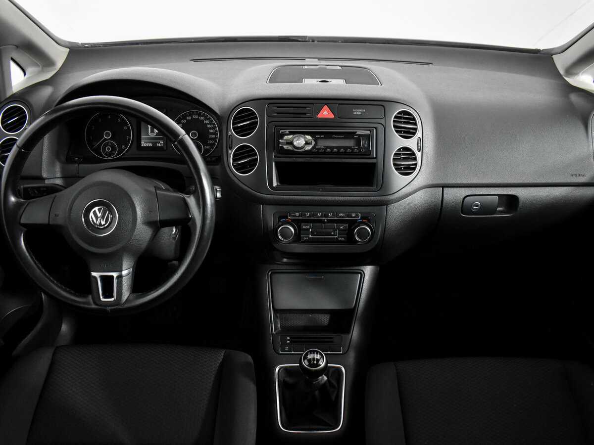 Купить Volkswagen Golf Plus с пробегом. Фото: #12