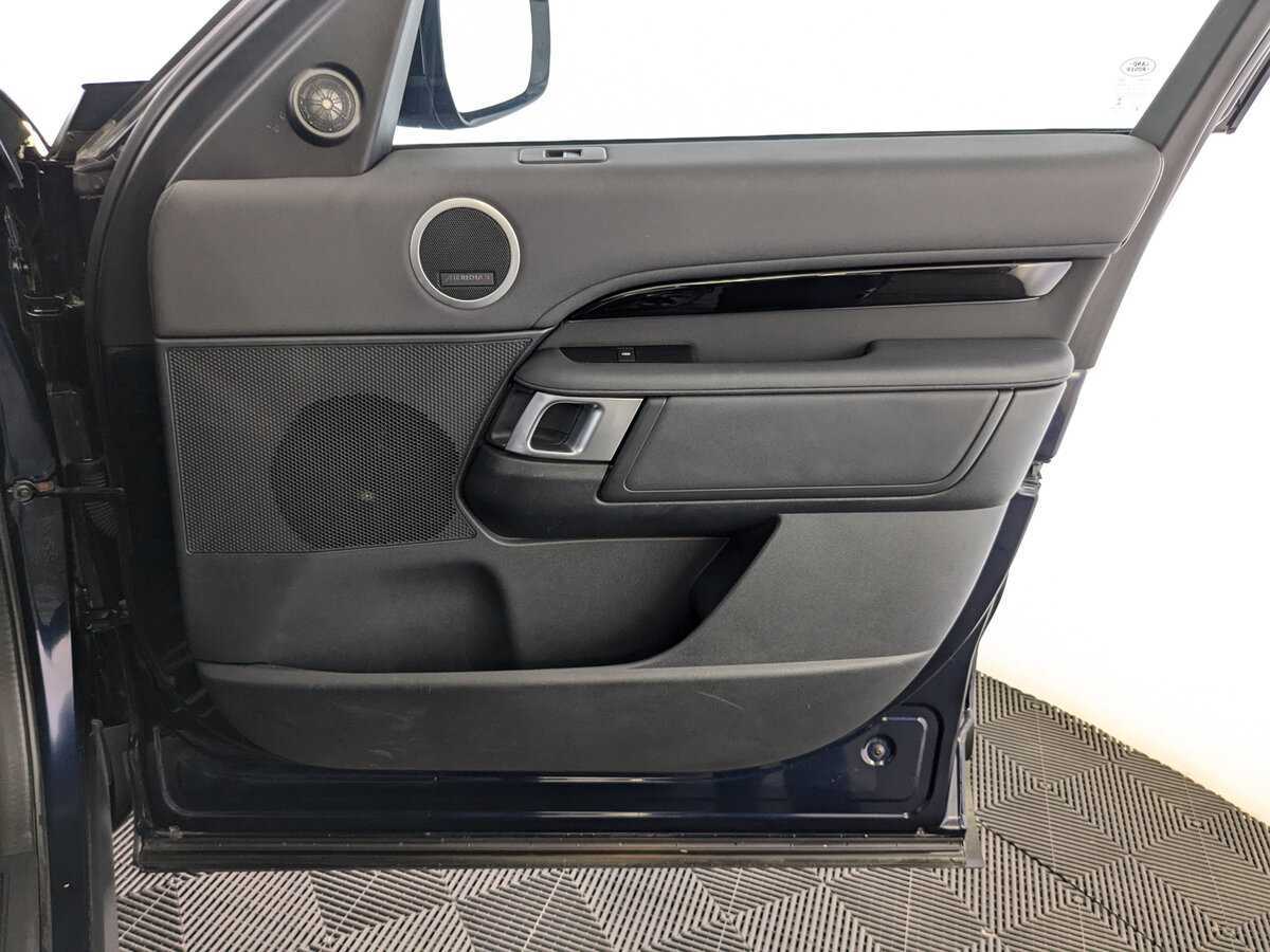 Купить Land Rover Discovery с пробегом. Фото: #24