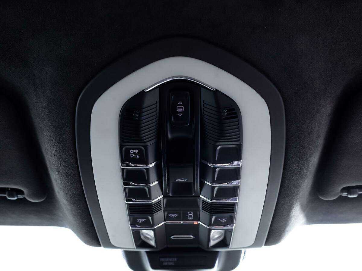Купить Porsche Macan с пробегом. Фото: #25