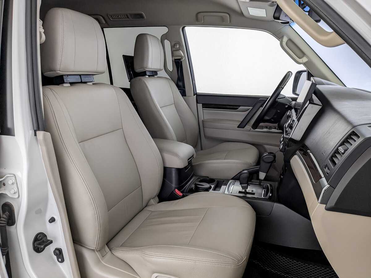 Купить Mitsubishi Pajero с пробегом. Фото: #23