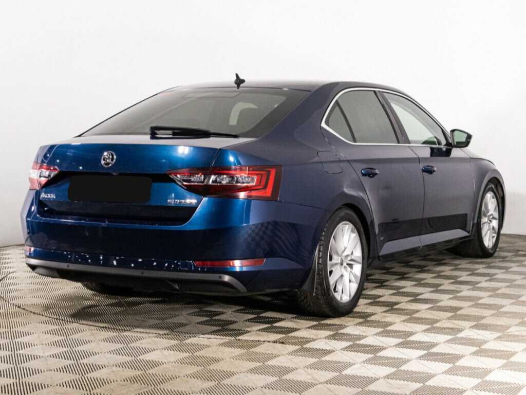 Купить Skoda Superb с пробегом. Фото: #4