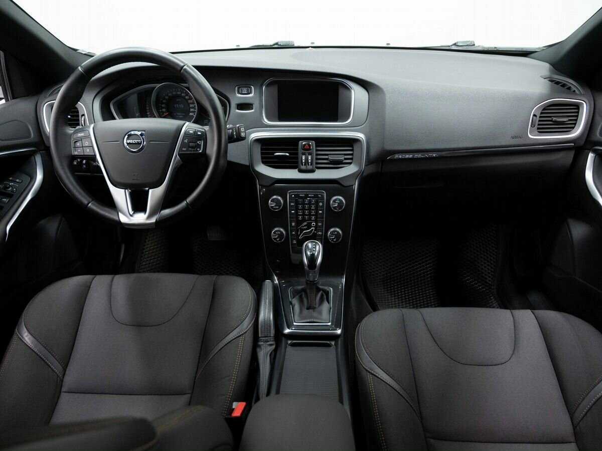 Купить Volvo V40 Cross Country с пробегом. Фото: #12