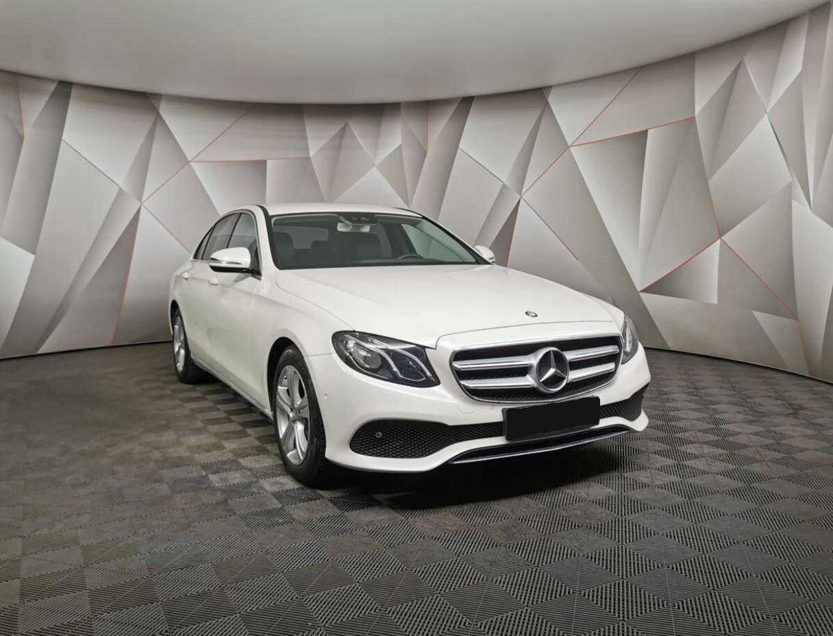 Купить Mercedes-Benz E-Класс с пробегом. Фото: #2
