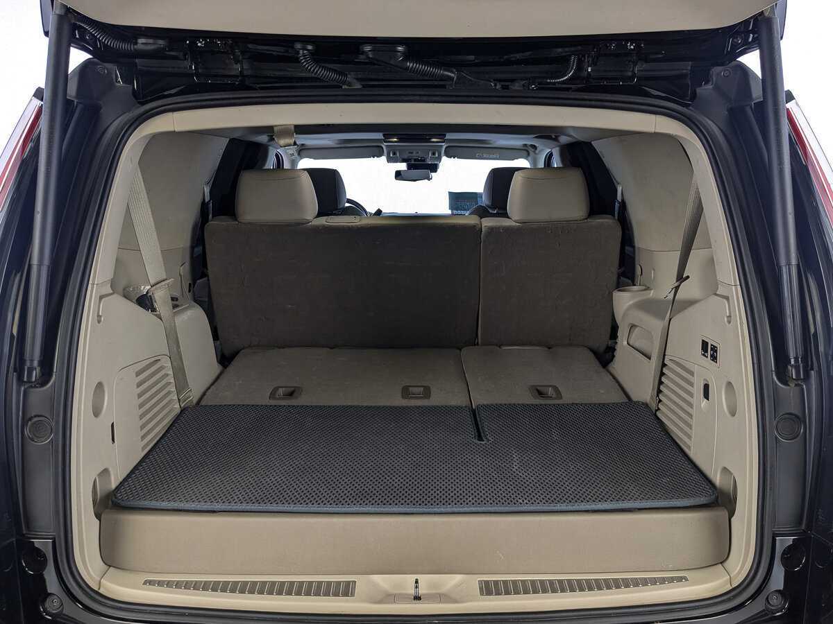 Купить Cadillac Escalade с пробегом. Фото: #9