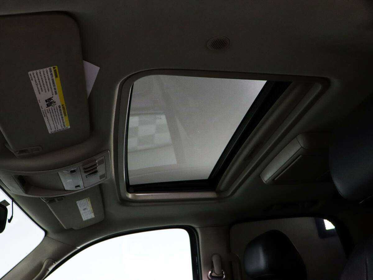 Купить Chevrolet Tahoe с пробегом. Фото: #17