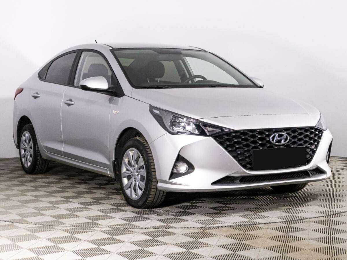 Купить Hyundai Solaris с пробегом. Фото: #2