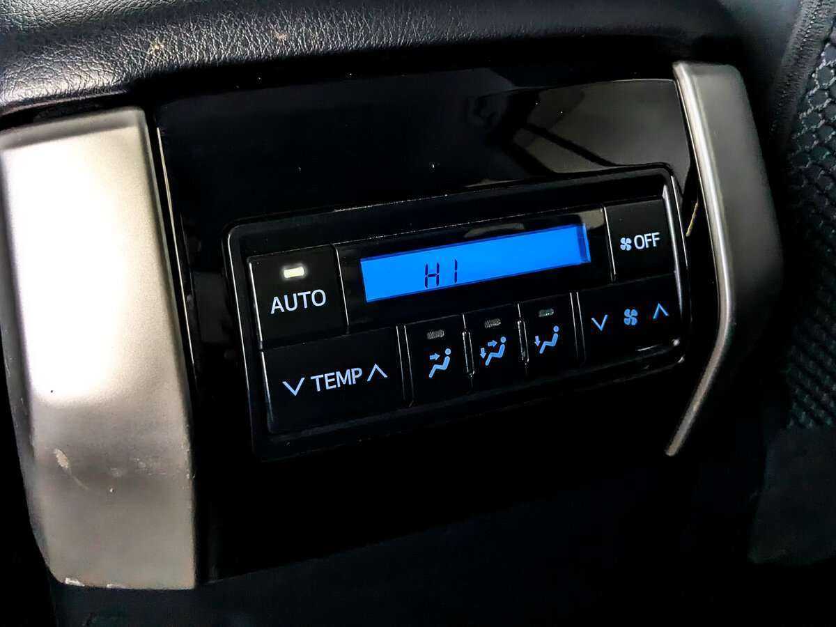 Купить Toyota Land Cruiser Prado с пробегом. Фото: #23