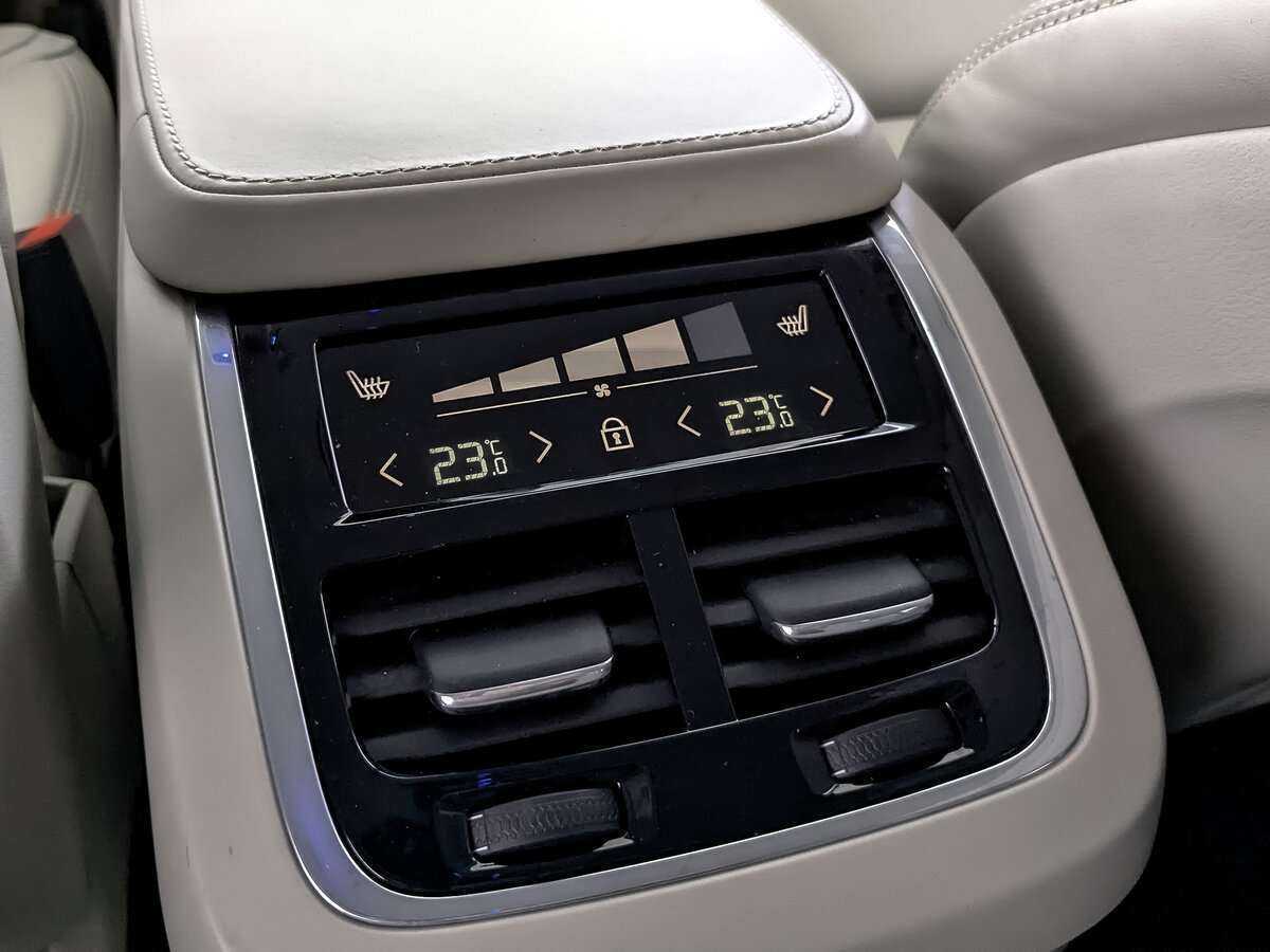 Купить Volvo XC90 с пробегом. Фото: #26