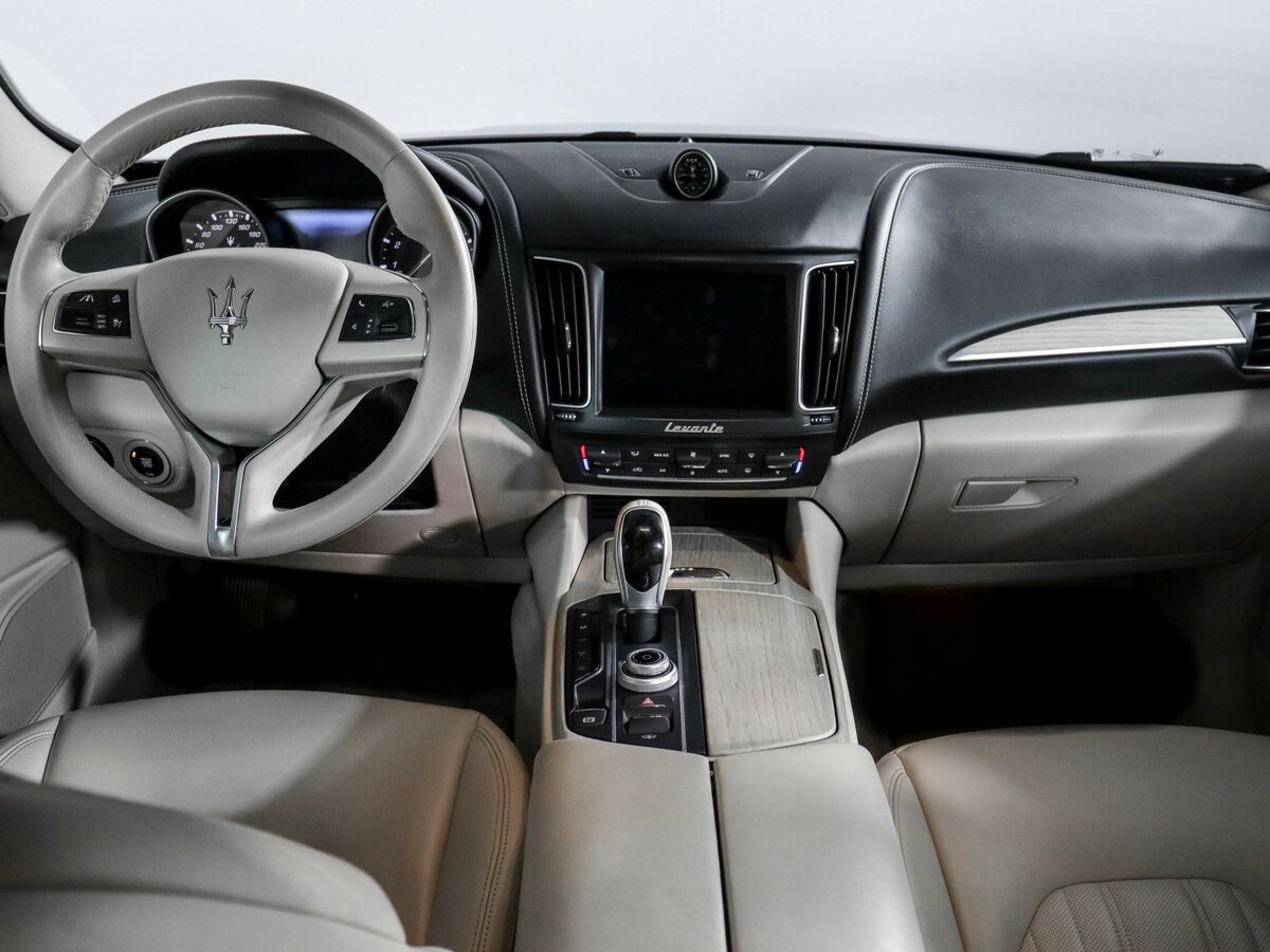 Купить Maserati Levante с пробегом. Фото: #11