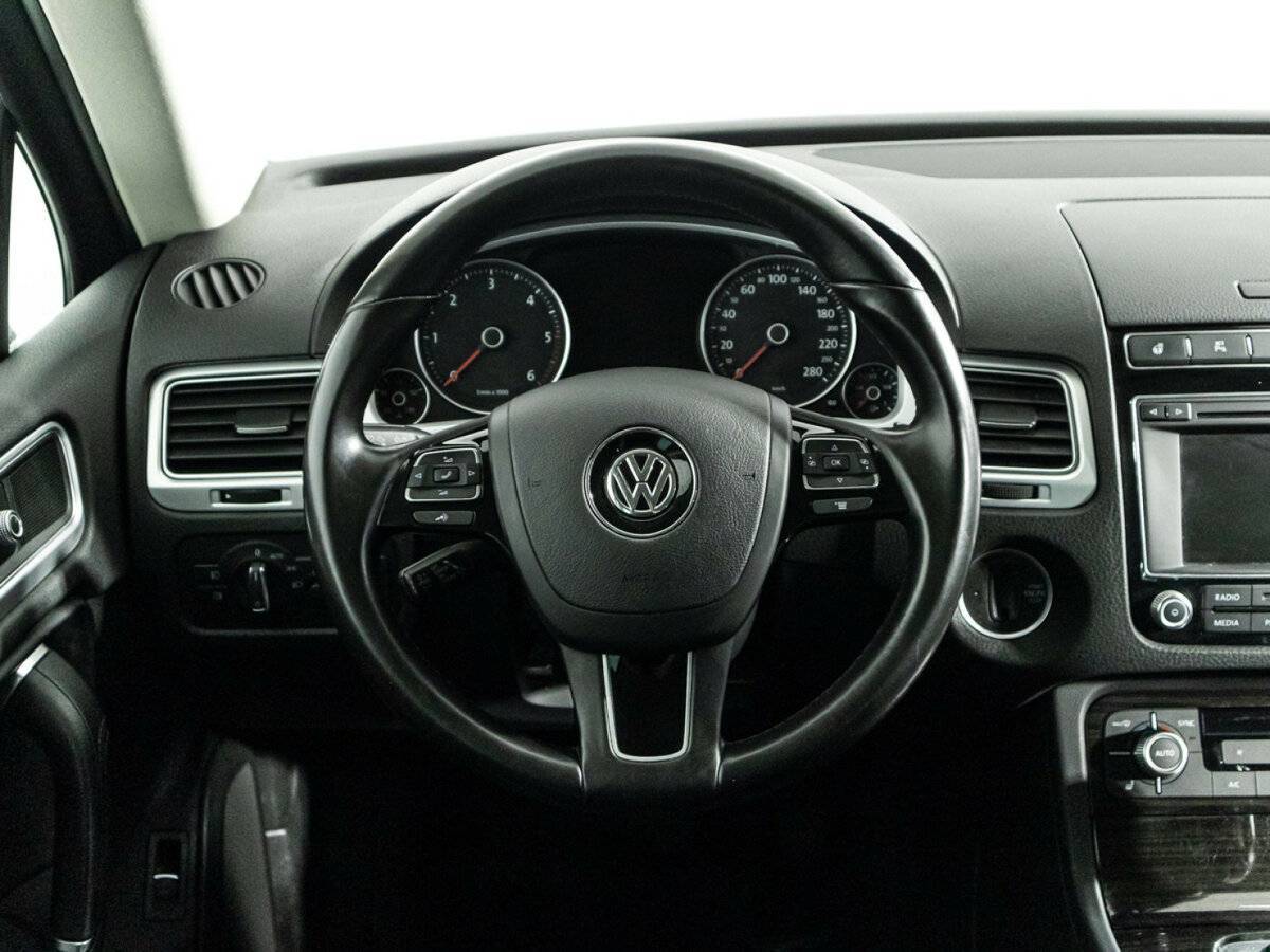 Купить Volkswagen Touareg с пробегом. Фото: #21