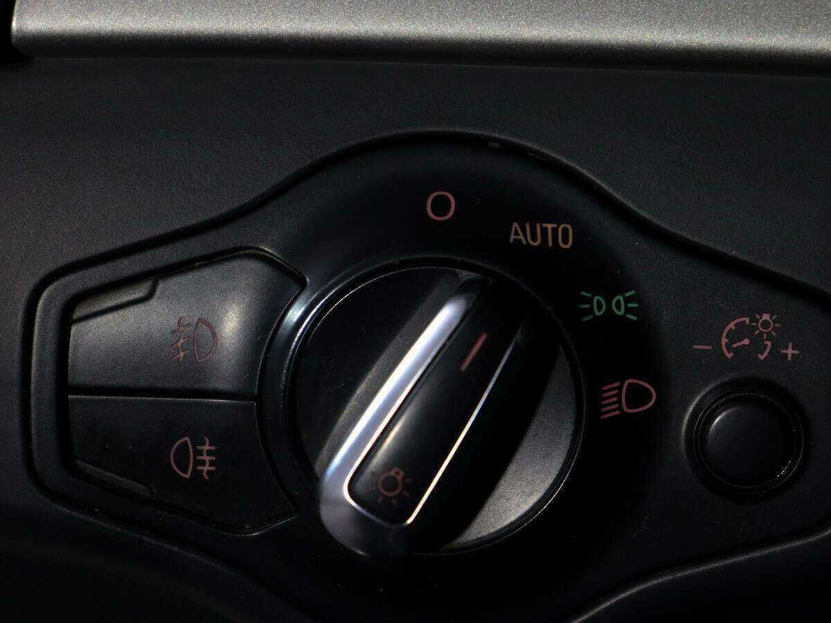 Купить Audi A4 с пробегом. Фото: #14