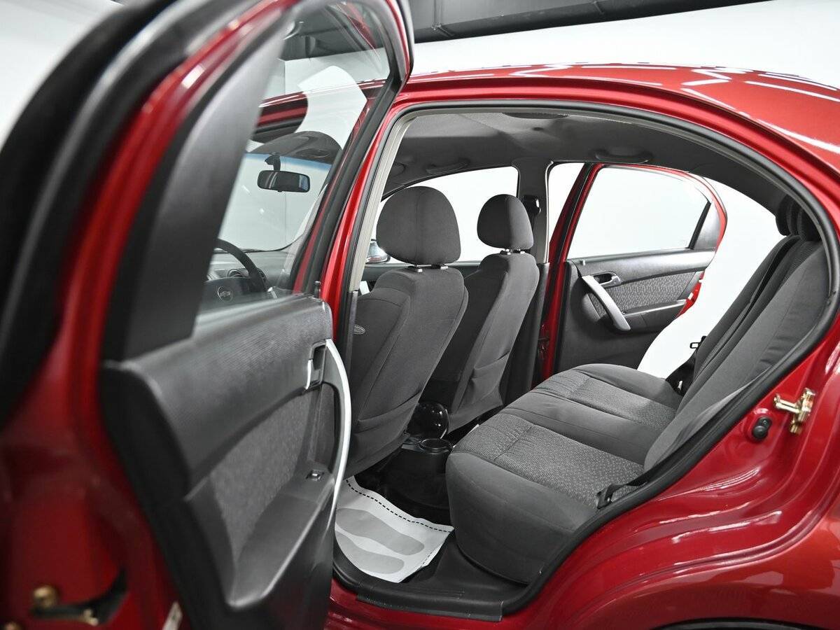 Купить Chevrolet Aveo с пробегом. Фото: #11