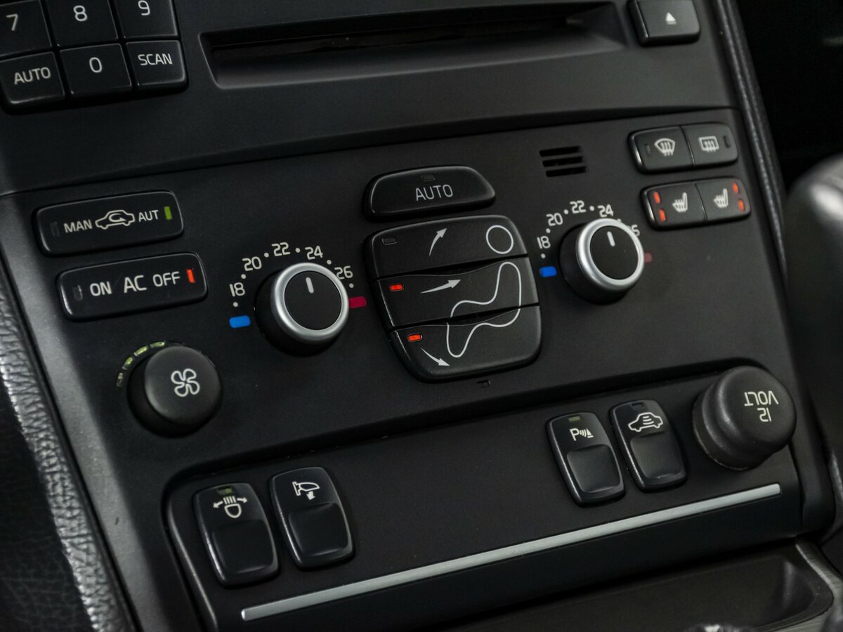 Купить Volvo XC90 с пробегом. Фото: #12