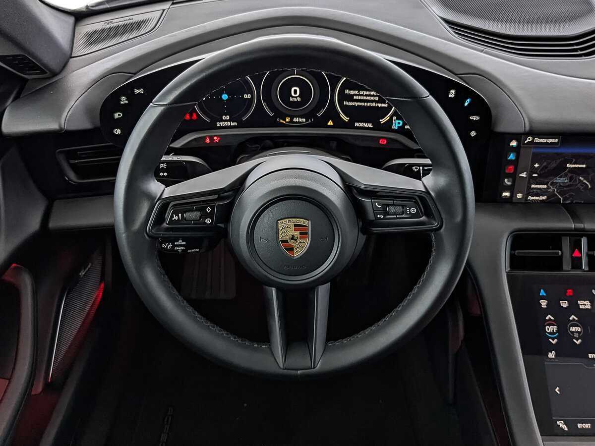 Купить Porsche Taycan с пробегом. Фото: #21