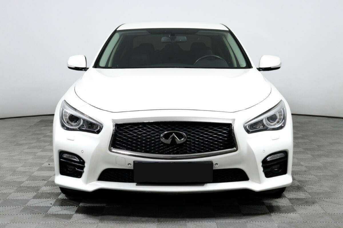 Купить Infiniti Q50 с пробегом. Фото: #1