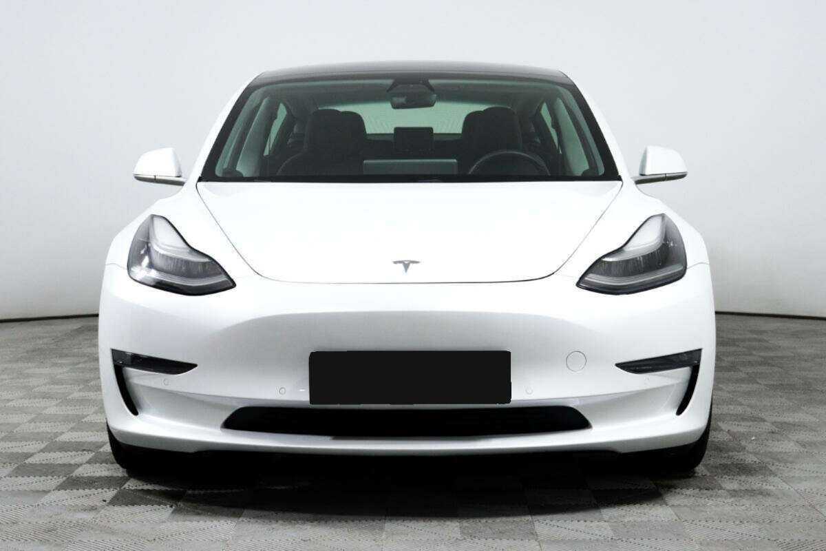 Купить Tesla Model 3 с пробегом. Фото: #1