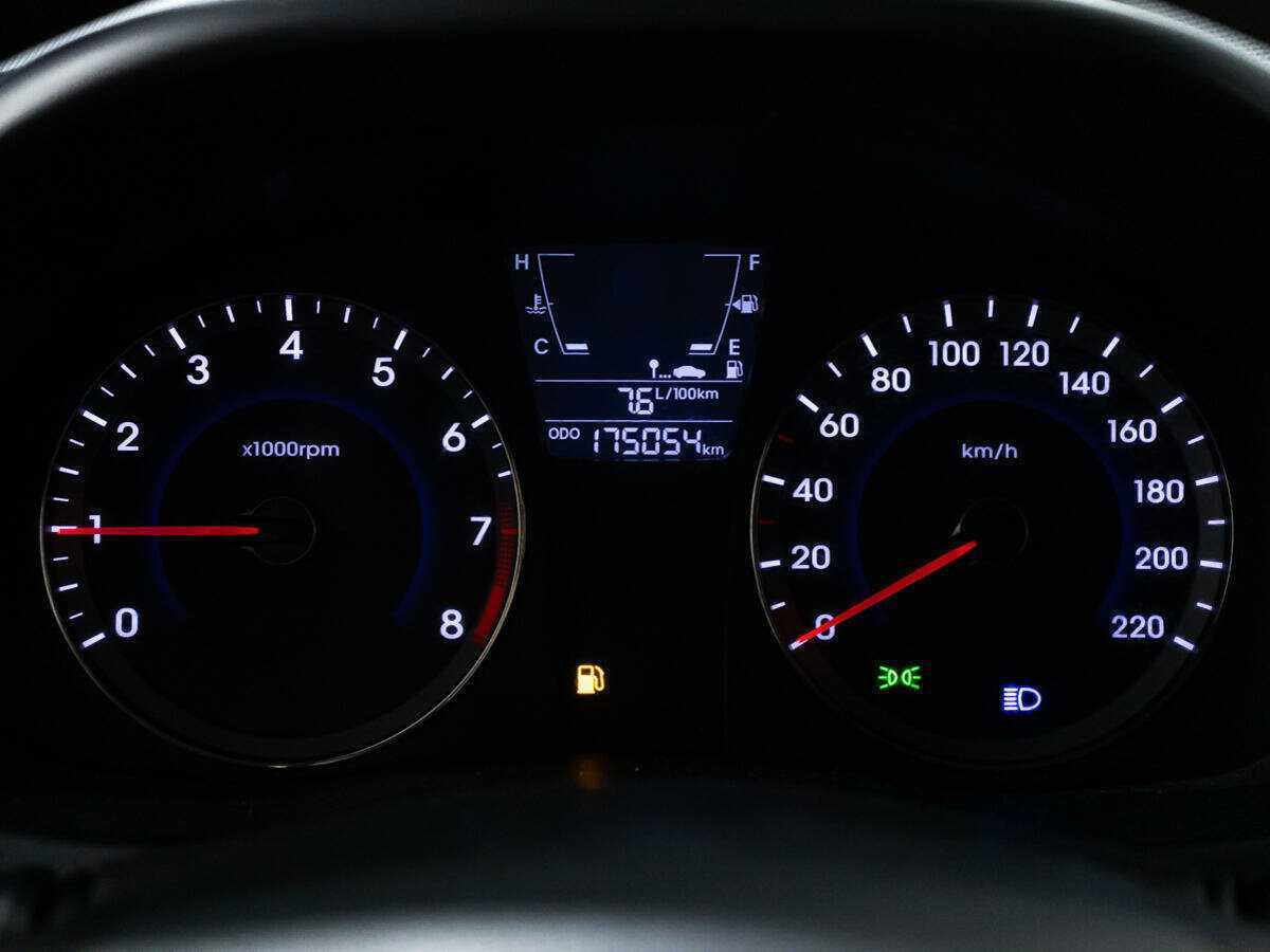 Купить Hyundai Solaris с пробегом. Фото: #11