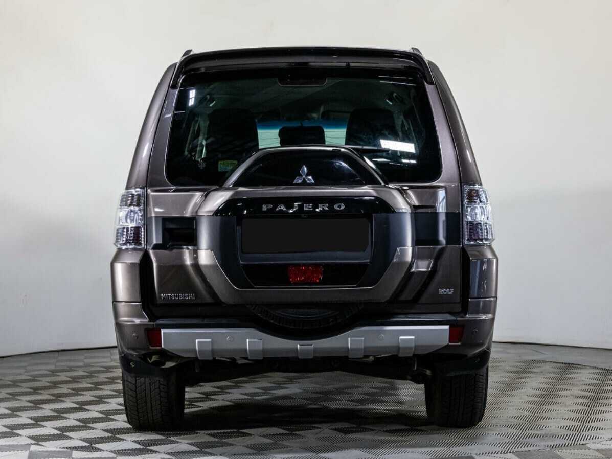 Купить Mitsubishi Pajero с пробегом. Фото: #4