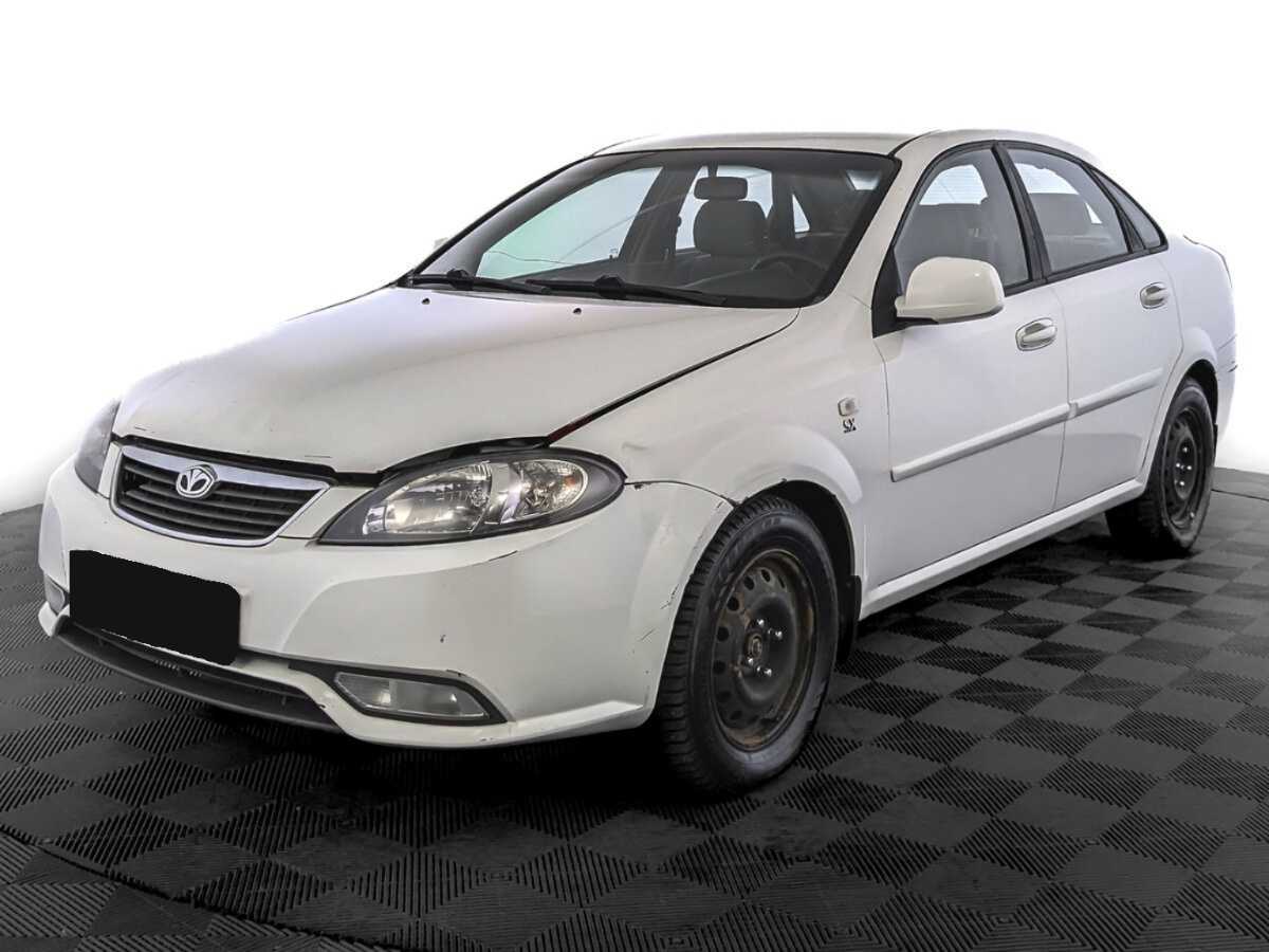 Купить Daewoo Gentra с пробегом. Посмотреть фото