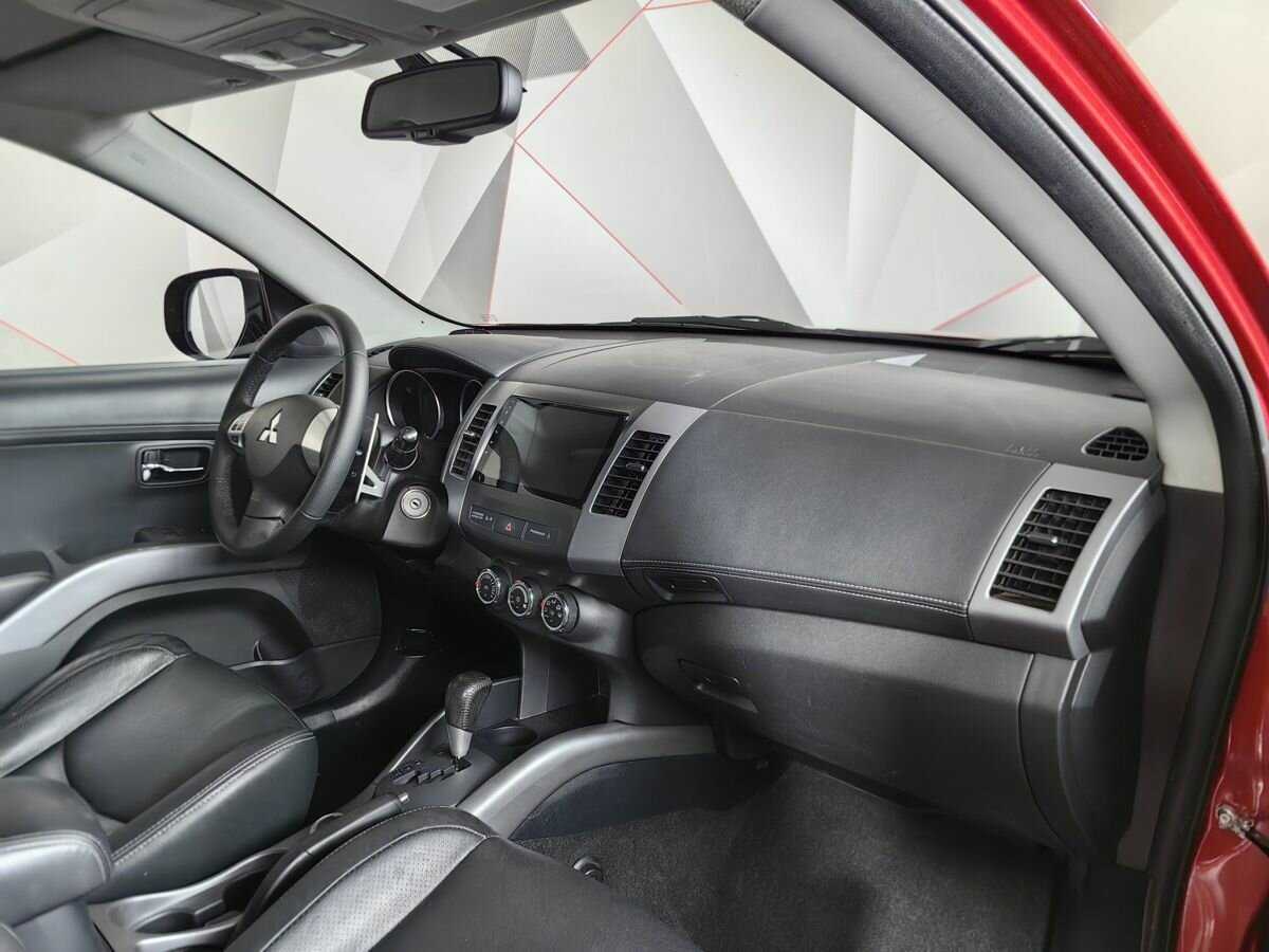 Купить Mitsubishi Outlander с пробегом. Фото: #8
