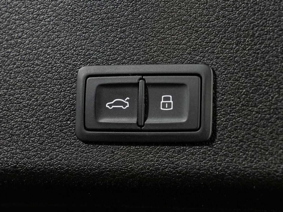 Купить Audi e-tron с пробегом. Фото: #21