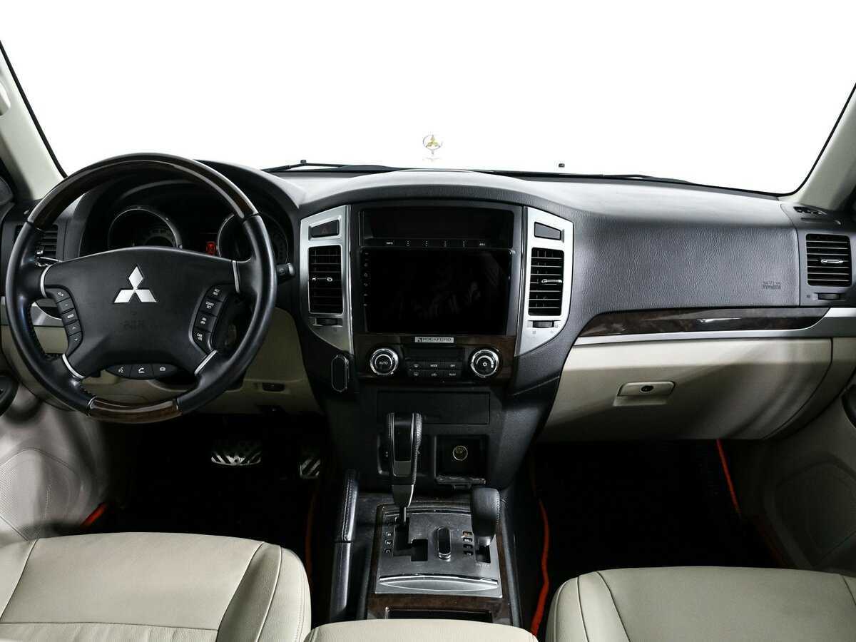 Купить Mitsubishi Pajero с пробегом. Фото: #10