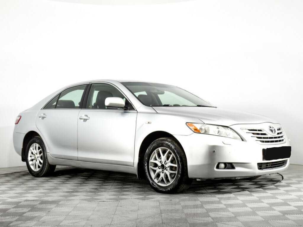 Купить Toyota Camry с пробегом. Фото: #2