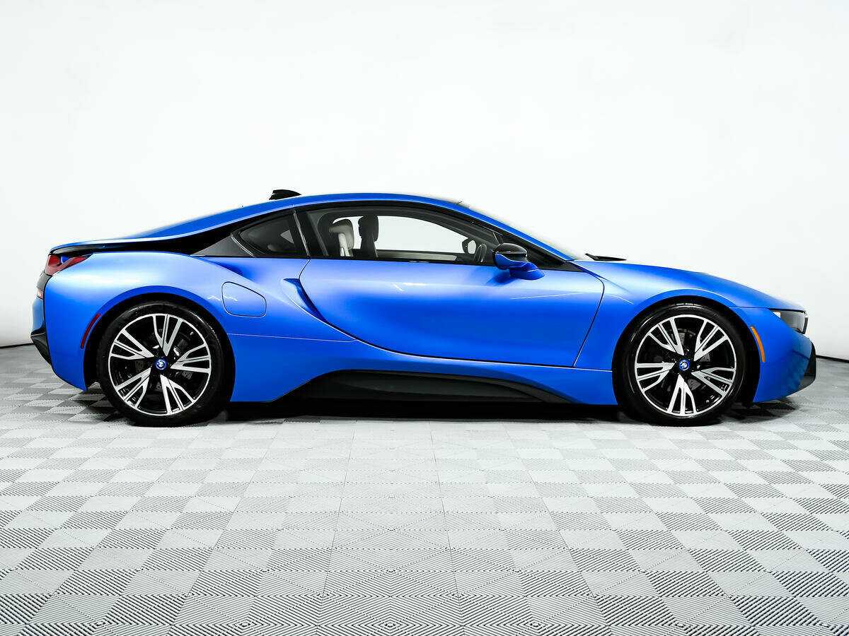 Купить BMW i8 с пробегом. Фото: #3