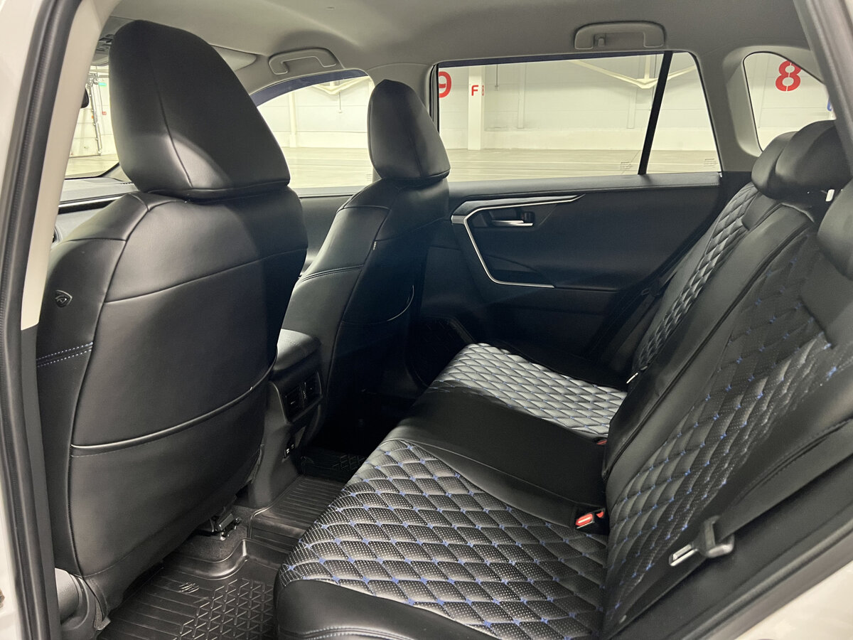 Купить Toyota RAV4 с пробегом. Фото: #11
