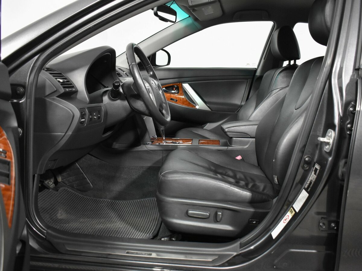 Купить Toyota Camry с пробегом. Фото: #10
