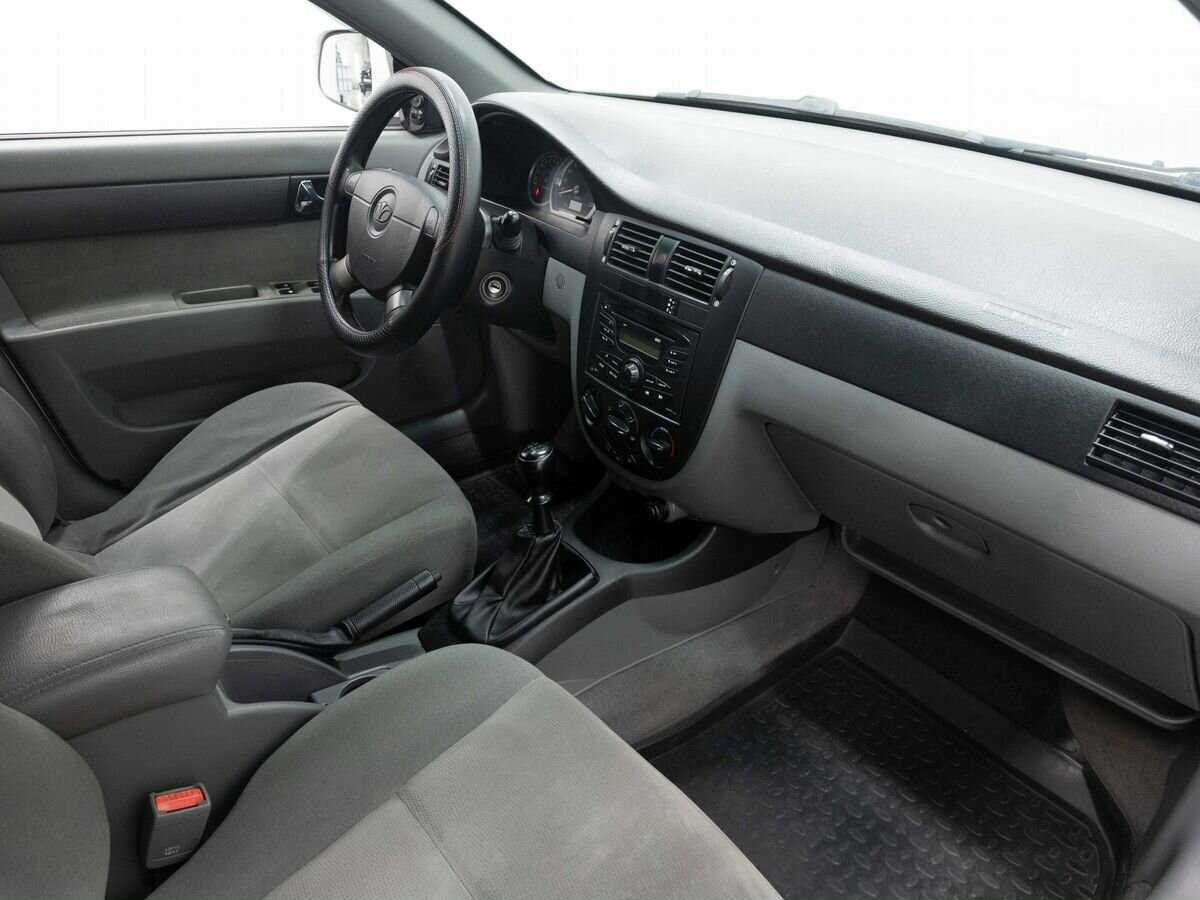 Купить Daewoo Gentra с пробегом. Фото: #11