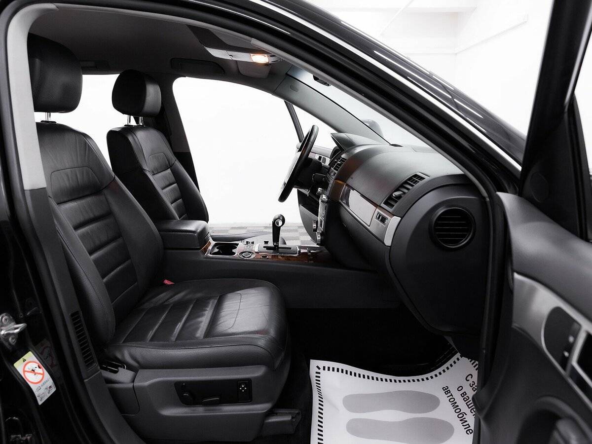 Купить Volkswagen Touareg с пробегом. Фото: #15