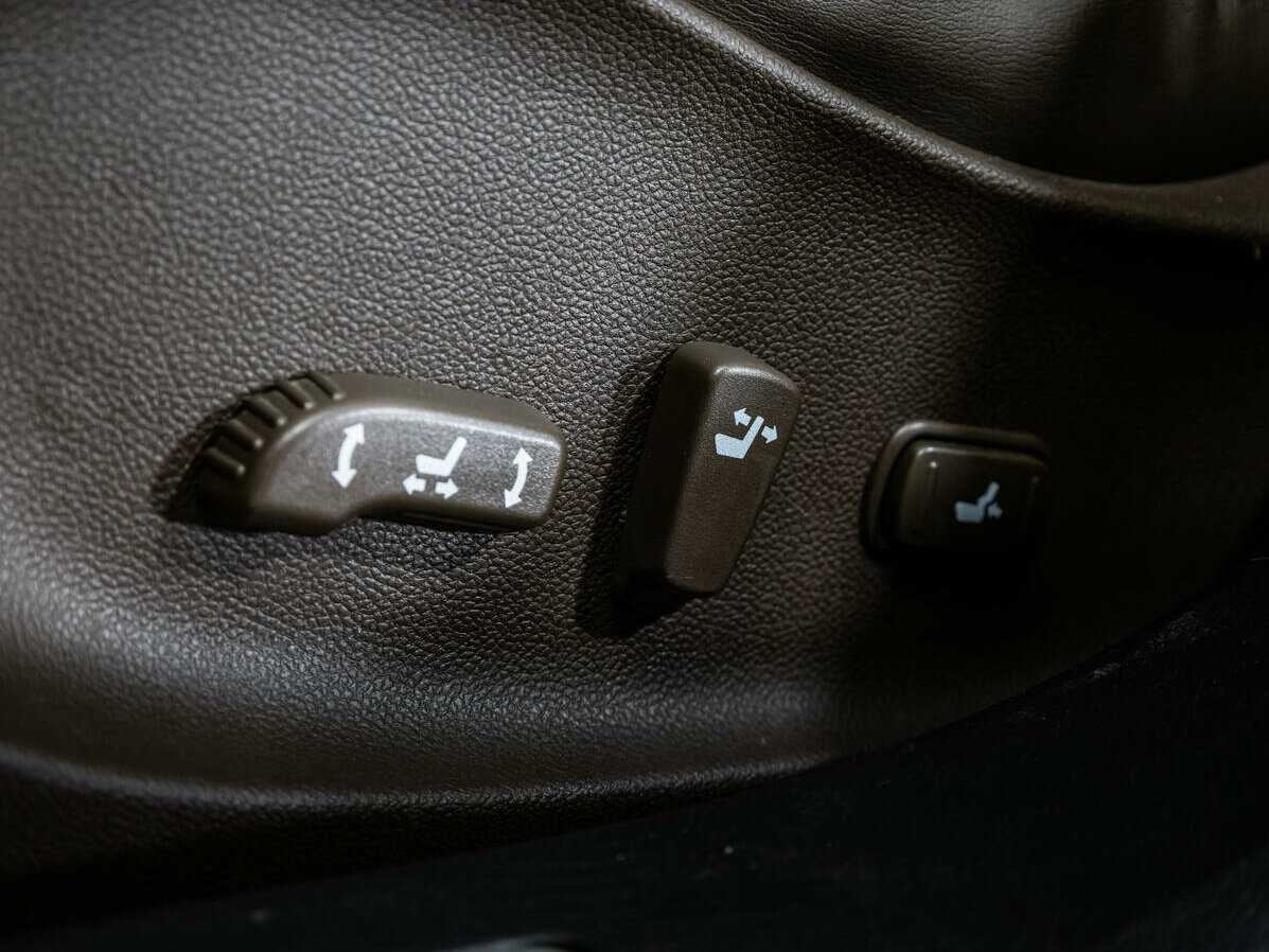 Купить Infiniti FX с пробегом. Фото: #17