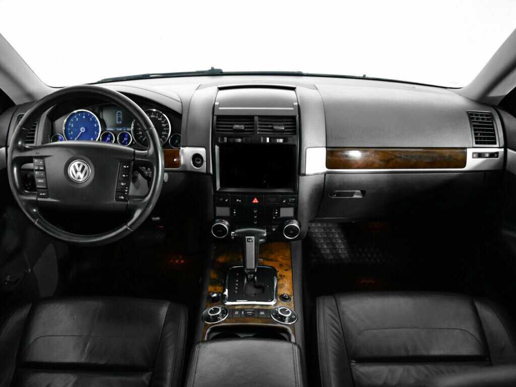 Купить Volkswagen Touareg с пробегом. Фото: #11