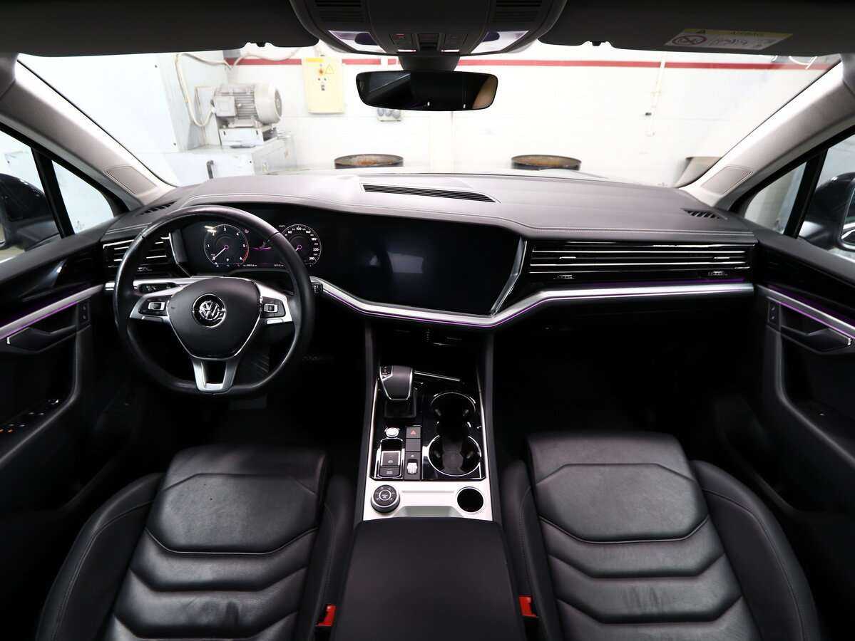 Купить Volkswagen Touareg с пробегом. Фото: #17