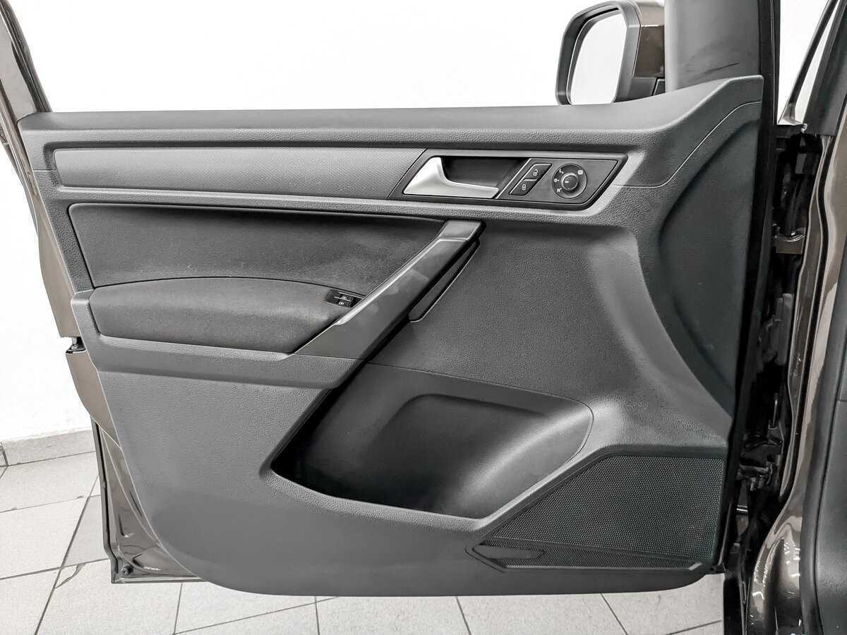 Купить Volkswagen Caddy с пробегом. Фото: #18