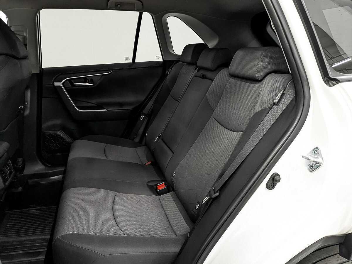 Купить Toyota RAV4 с пробегом. Фото: #17