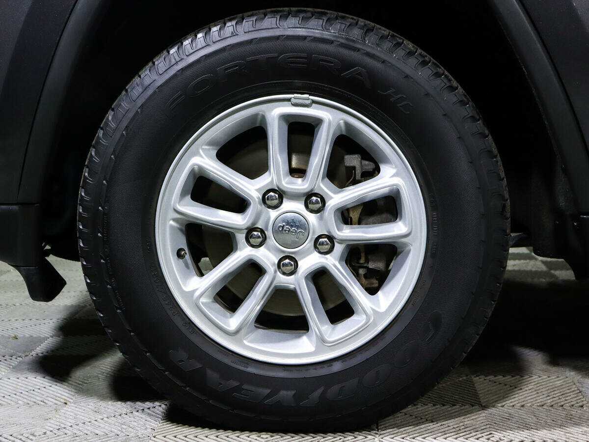 Купить Jeep Grand Cherokee с пробегом. Фото: #21