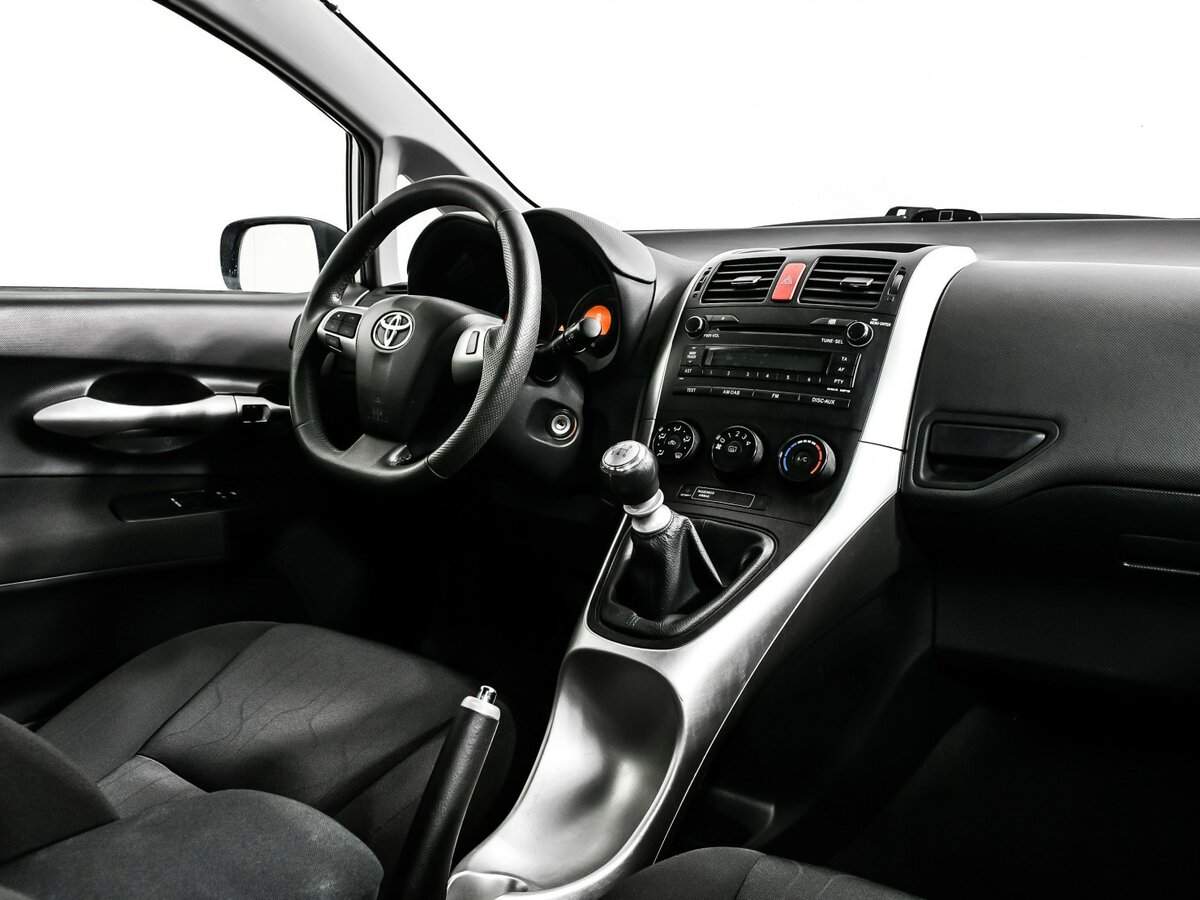 Купить Toyota Auris с пробегом. Фото: #8