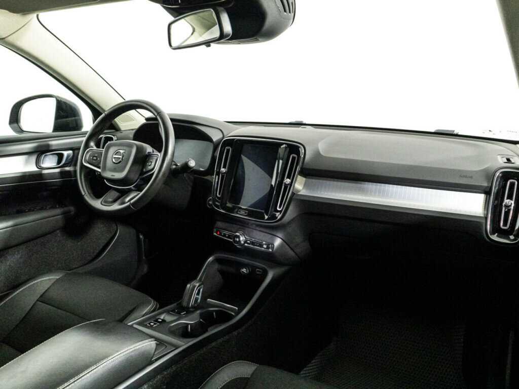 Купить Volvo XC40 с пробегом. Фото: #8