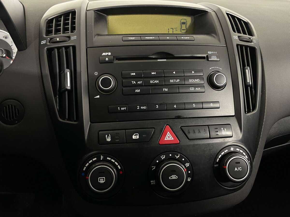 Купить Kia Ceed с пробегом. Фото: #14