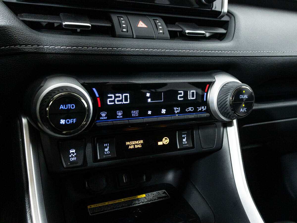 Купить Toyota RAV4 с пробегом. Фото: #17